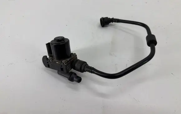 BMW 1 F20 F21 Coolant heater control valve 8514557