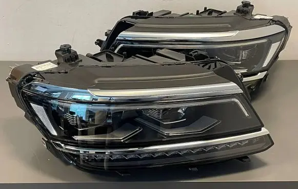 Volkswagen Tiguan Headlights/headlamps set 03011192340 5NB941081C 5NB941082D