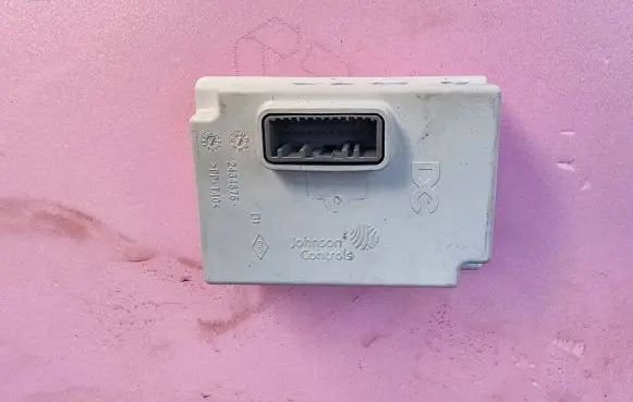 Renault Master III Antenna control unit 283C95247R