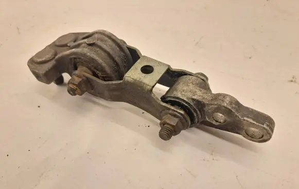 Volvo S70 V70 V70 XC Engine mount bracket 9141041 33541