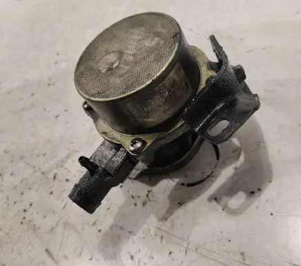 Renault Megane II Vacuum pump 8200399569