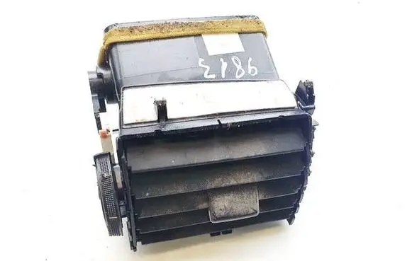 Toyota Avensis T270 Dashboard side air vent grill/cover trim 9880
