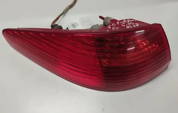 Peugeot 607 Rear/tail lights