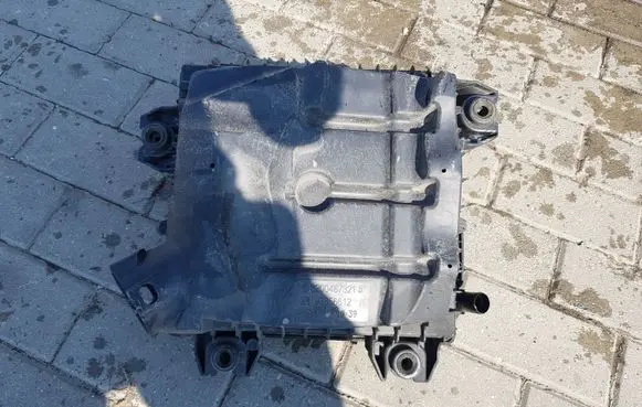 Renault Trafic II (X83) Air filter box 8200467321