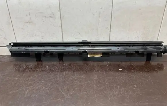Volkswagen Touareg II Rear door sun blind/shade 7P6861318