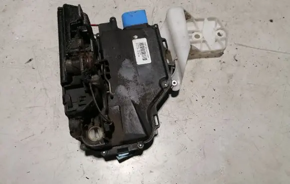 Volkswagen Caddy Front door lock 3D1837015AP
