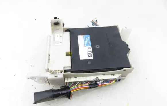 Toyota Yaris Central body control module 892210D470 MB2380009281 8273052K40