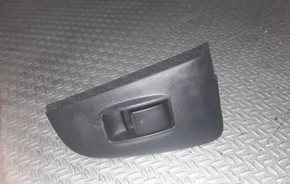Toyota Avensis T250 Electric window control switch 7423105140