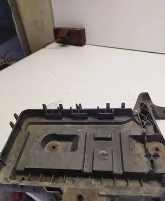 Battery box tray