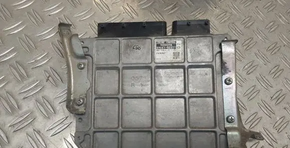 Toyota Auris 150 Engine control unit/module 8966102D71