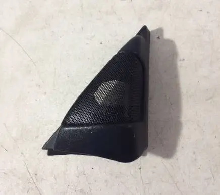 Lexus IS 200-300 Front door speaker cover trim