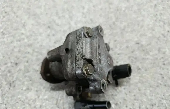 Volkswagen New Beetle Power steering pump 1J0422154A