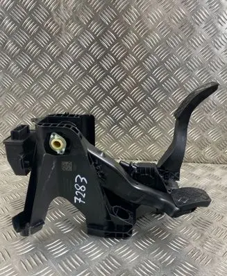 Volkswagen Golf VII Brake pedal 5Q1721058AM