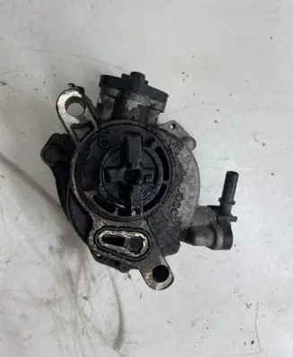 Peugeot 308 Vacuum pump 9804021880