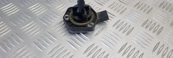 Volkswagen PASSAT B6 Oil level sensor 1J0907660F