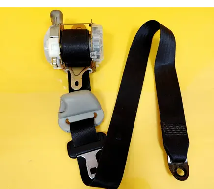 Toyota Corolla Verso E121 Front seatbelt 7L7170P
