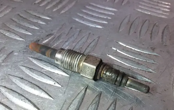 Audi A4 S4 B5 8D Glow plug 0100226199026