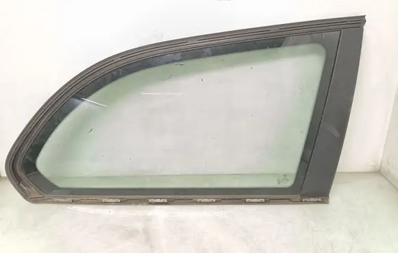 Rear side window