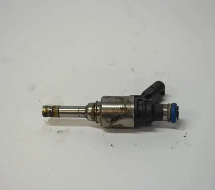 Audi A3 S3 8P Fuel injector 06H309036H