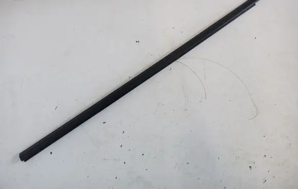 Peugeot 3008 II Rear door glass trim molding 9811582080