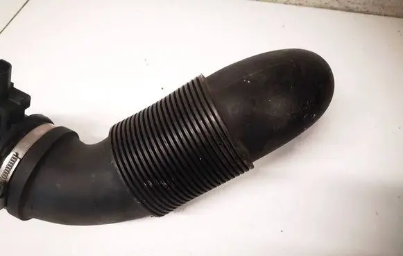 Opel Meriva B Air intake hose/pipe 13259851