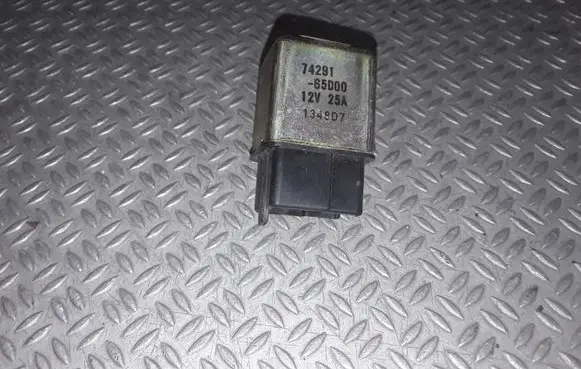 Suzuki Grand Vitara I Heater blower fan relay 7429165D00