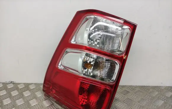 Suzuki Grand Vitara II Rear/tail lights 22059079