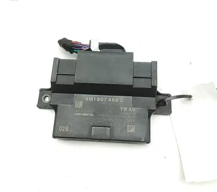 Audi A4 Allroad B9 Gateway control module 4M1907468C 4M1907468A