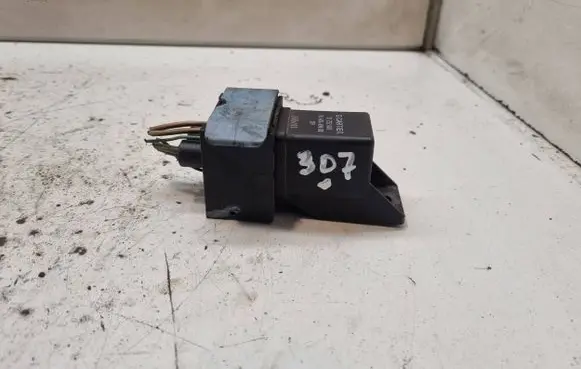 Peugeot 307 Glow plug pre-heat relay 51252002 9640469680