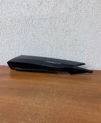 Land Rover Discovery 5 (D)pillar trim (top) HY3229149 816