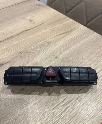 Mercedes-Benz C W203 Hazard light switch 2038209310 3306170101