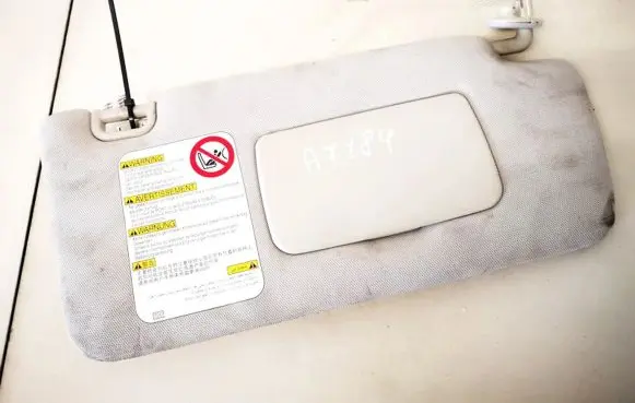 Sun visor