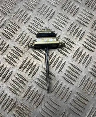 Land Rover Freelander Front door check strap stopper