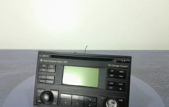 Volkswagen Sharan Radio/CD/DVD/GPS head unit 7M3035191C