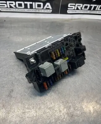 Mercedes-Benz E W211 SAM control unit 2115453901