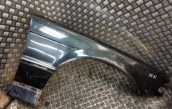 BMW 7 E38 Fender