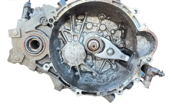 KIA Venga Manual 5 speed gearbox W9J6C 4311132300 M56CF3