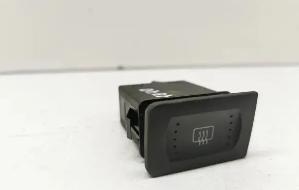Volkswagen Golf IV Windscreen/window heater switch 1J0959621C