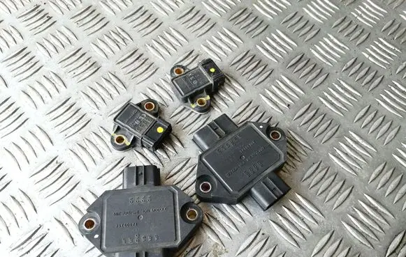 Hyundai Sonata Ignition amplifier control unit 275003B355 2737038010 J5T401711412