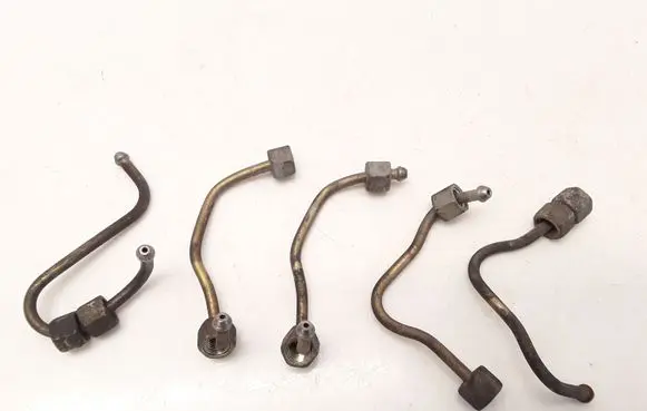 Citroen Xsara Fuel injector supply line/pipe 