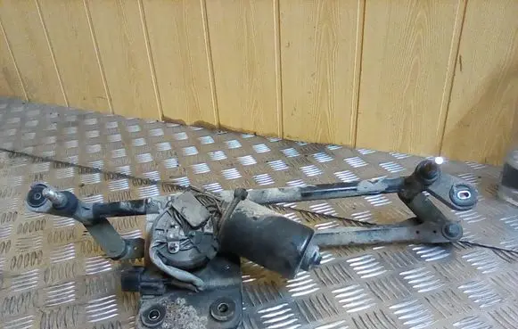 Front wiper linkage