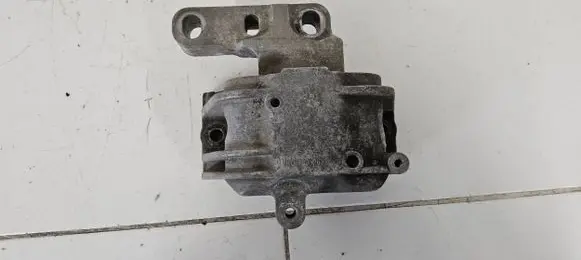Volkswagen Golf V Engine mount bracket 1K0199262