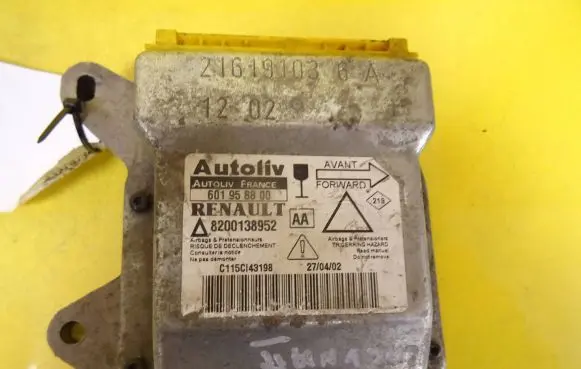 Renault Laguna II Airbag control unit/module 60195880 8200138952
