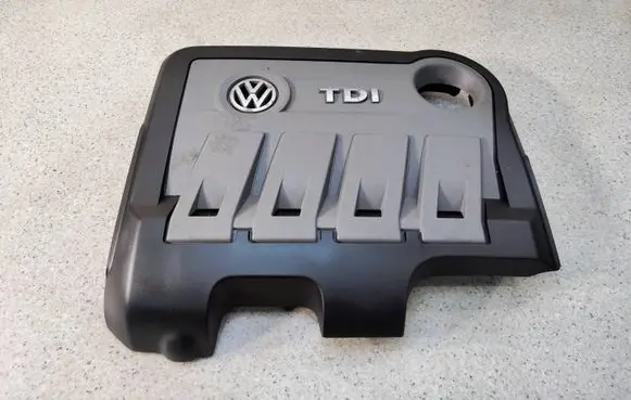 Engine cover (trim)