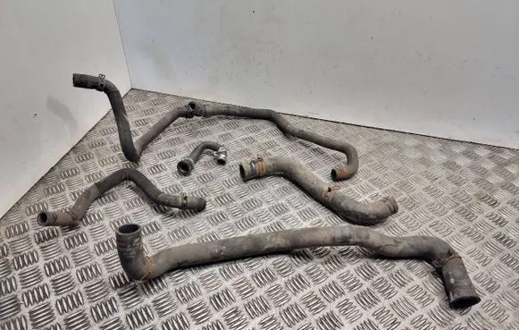 Engine coolant pipe/hose