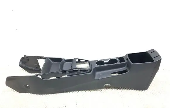Hyundai i30 Center console 