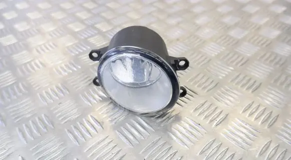 Toyota Prius (XW30) Front fog light 812100D041