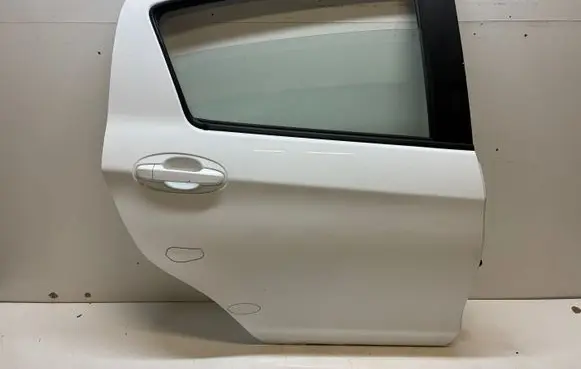 Toyota Yaris Rear door