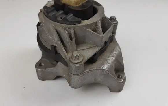 BMW 1 F20 F21 Engine mount bracket 6859408 6859408002
