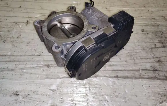 Mercedes-Benz C AMG W205 Throttle valve A2701410025